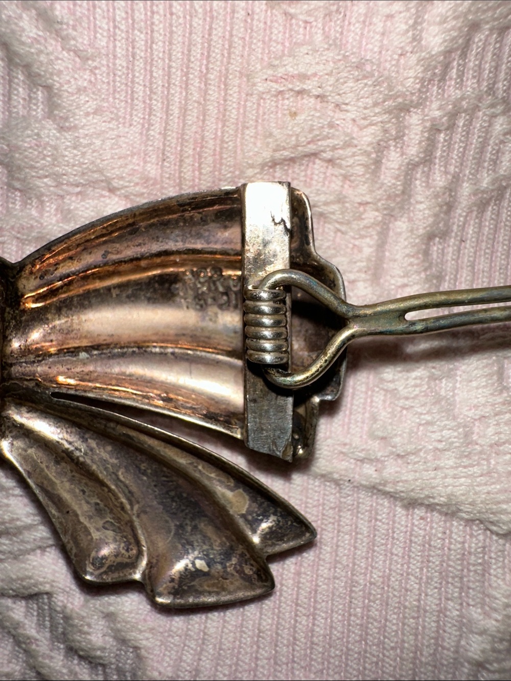 Silver Bow Statement hair clip - Elegant Women’s Accessory - Picture 3 of 5